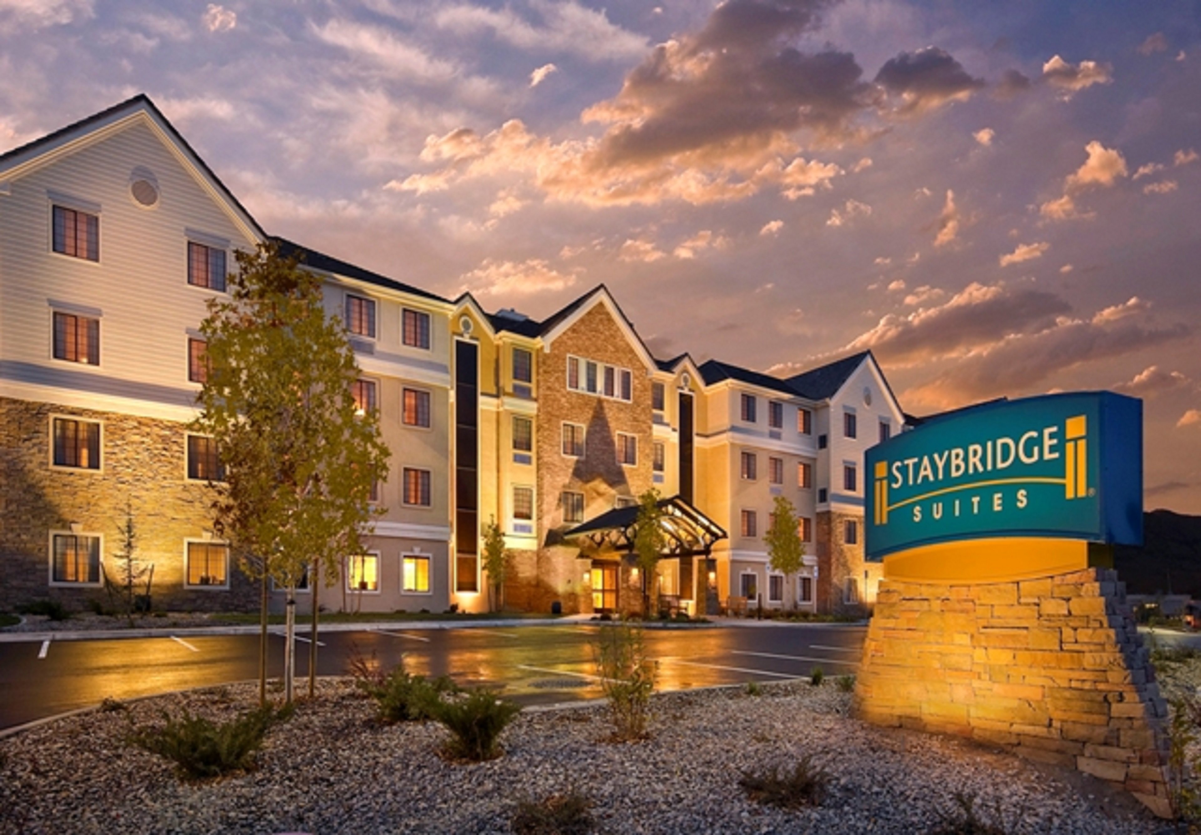 STAYBRIDGE SUITES ROCHESTER COMMERCE DR NW 54/56