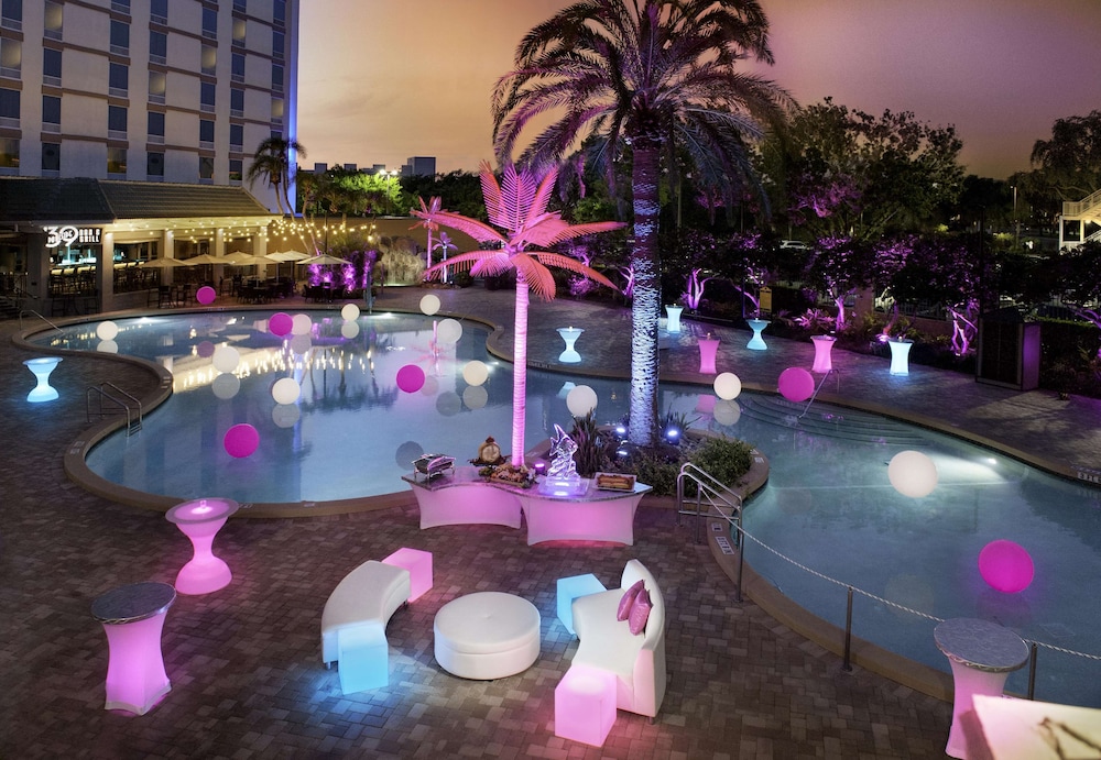 Rosen Plaza Hotel 6/68