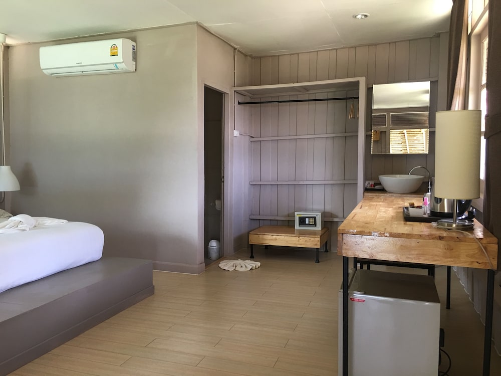 Hip Seaview Resort At Phi Phi 20/50