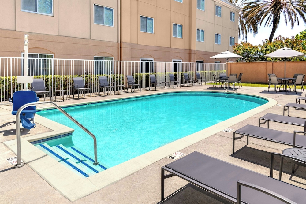 Fairfield Inn Suites San Francisco San Carlos 45/50
