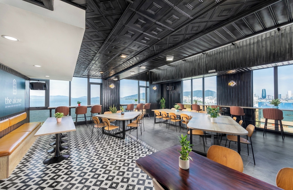 Ocean Star Hotel Danang Bay 60/85