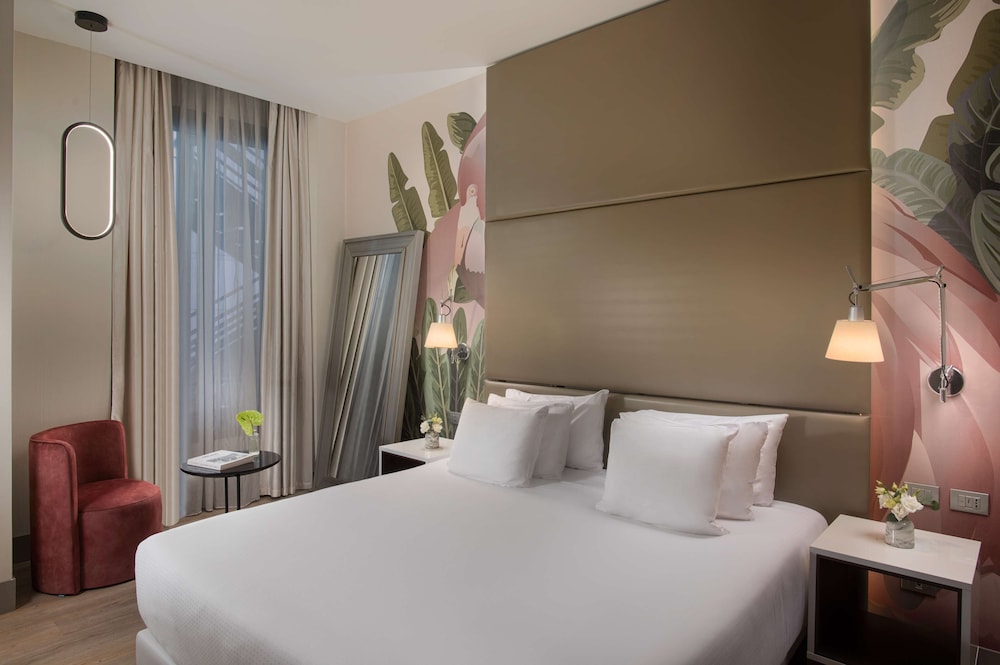 SUITE, WITH EXTRA BED