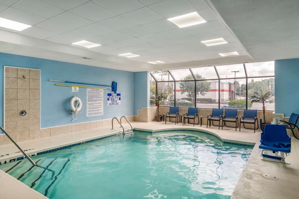Comfort Inn & Suites Atlanta/Smyrna 8/35