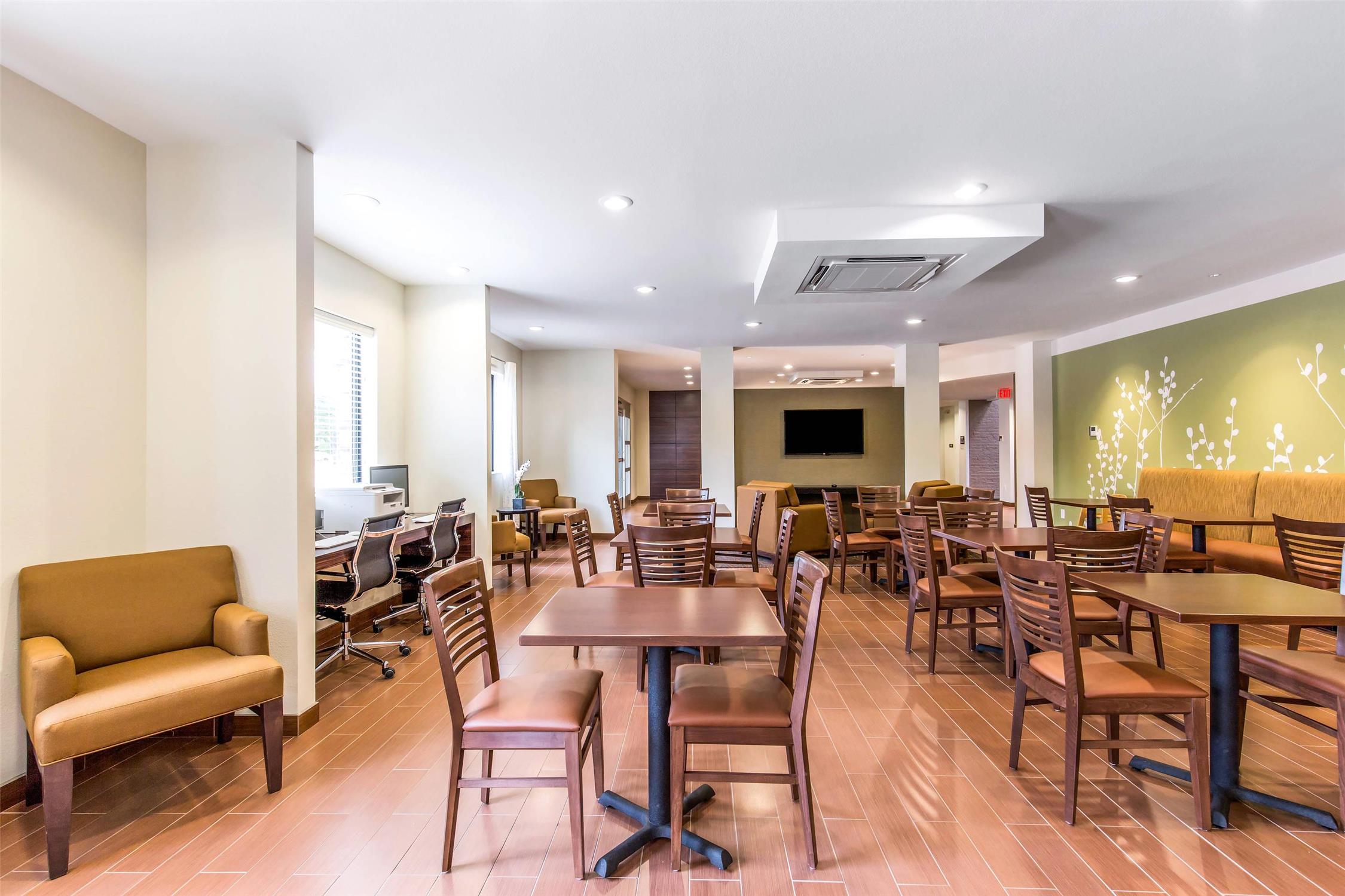 Sleep Inn Dallas Love Field-Medical District 32/41