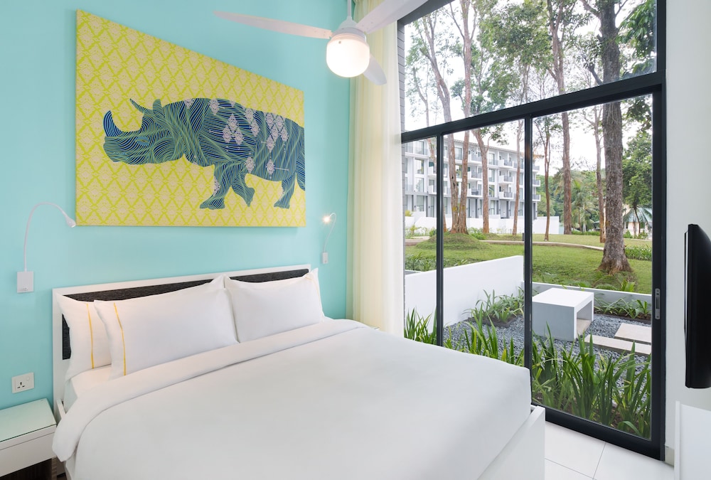 1 BEDROOM, SUITE, QUEEN BED, GARDEN VIEW