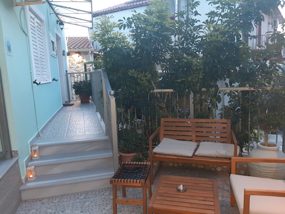 Paraskevi's Luxury Studios 4/46
