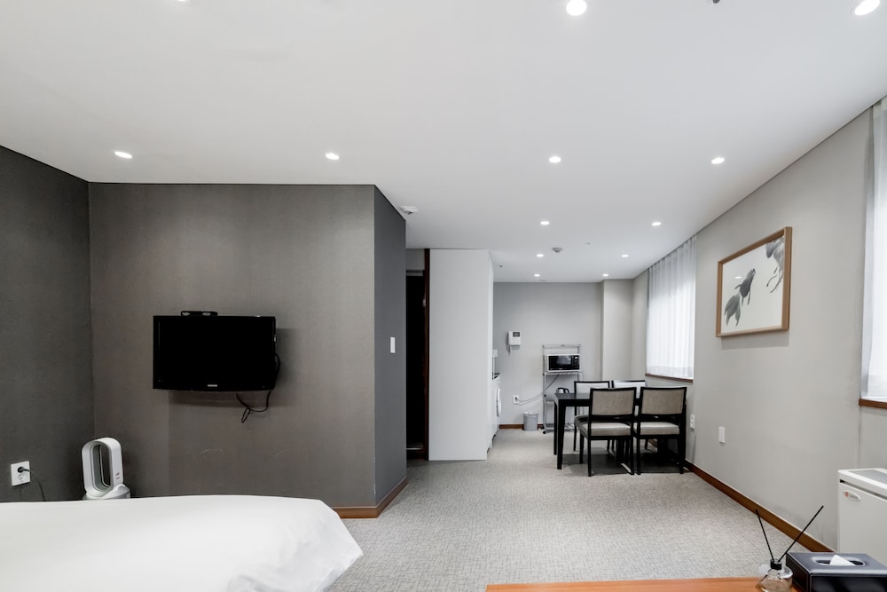 Oriens Hotel Residences 7/58