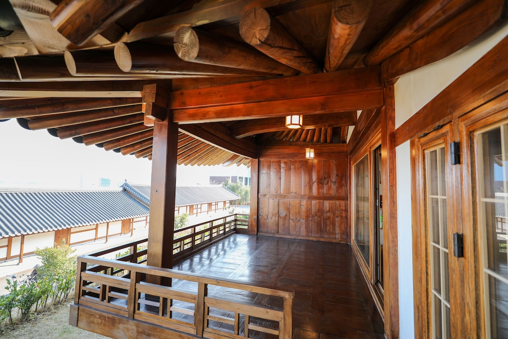 Hanok Hotel Odongjae 28/43