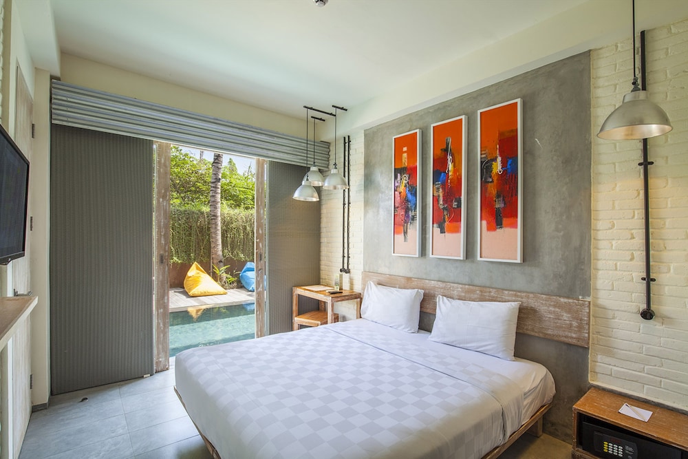Deluxe, Double Bed, Pool Access، FRii Bali Echo Beach 2/7