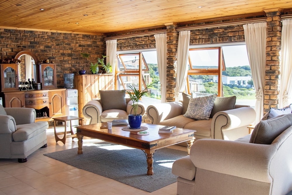 White Shark Guest House 29/50