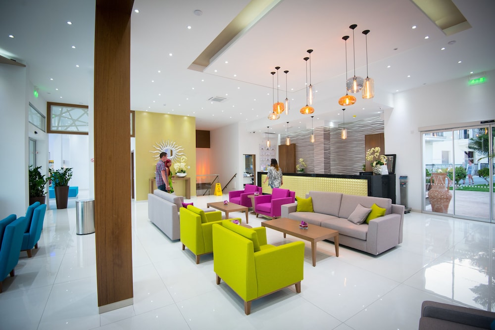 Loutsiana Hotel Apartments 11/63