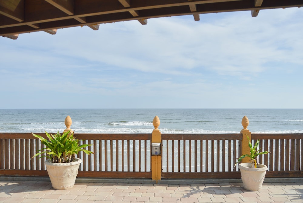 La Bella Oceanfront Inn 39/50