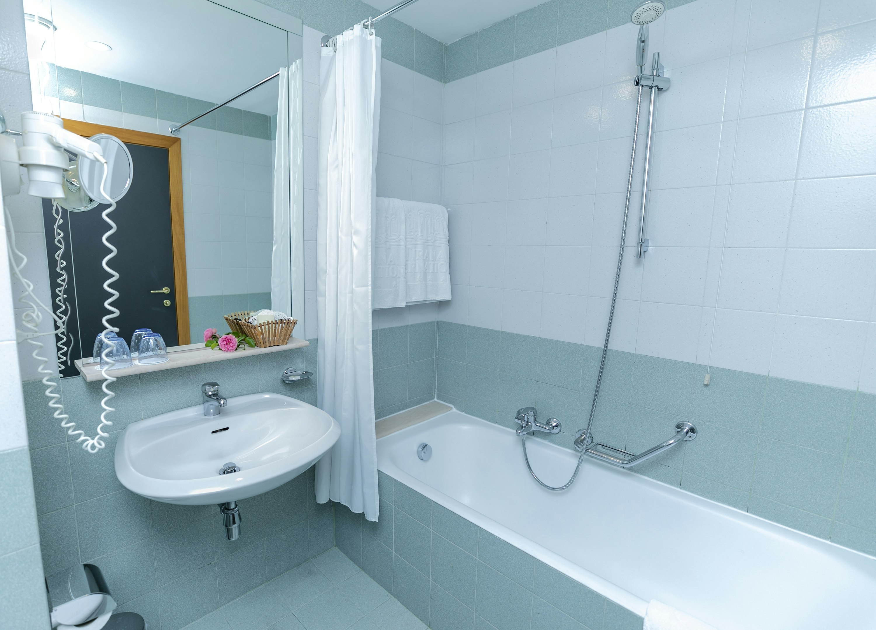 Tirana International Hotel and Conference Centre 49/50