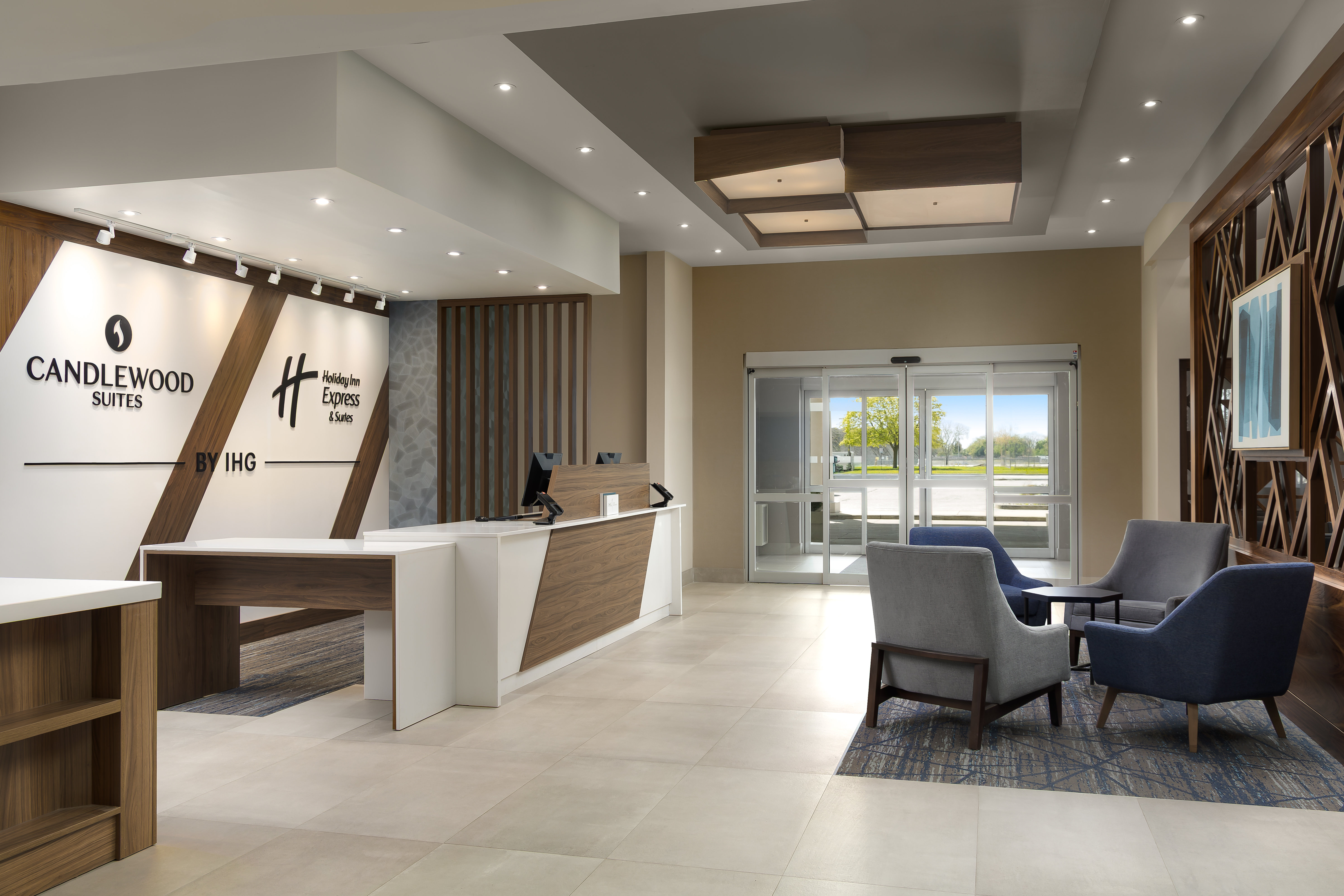 Holiday Inn Express Suites Chatham South 9/75