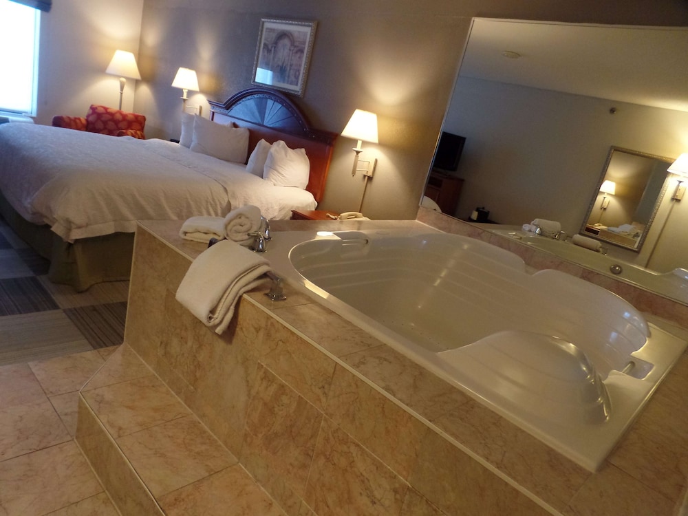 Hampton Inn Bowling Green Oh 24/48