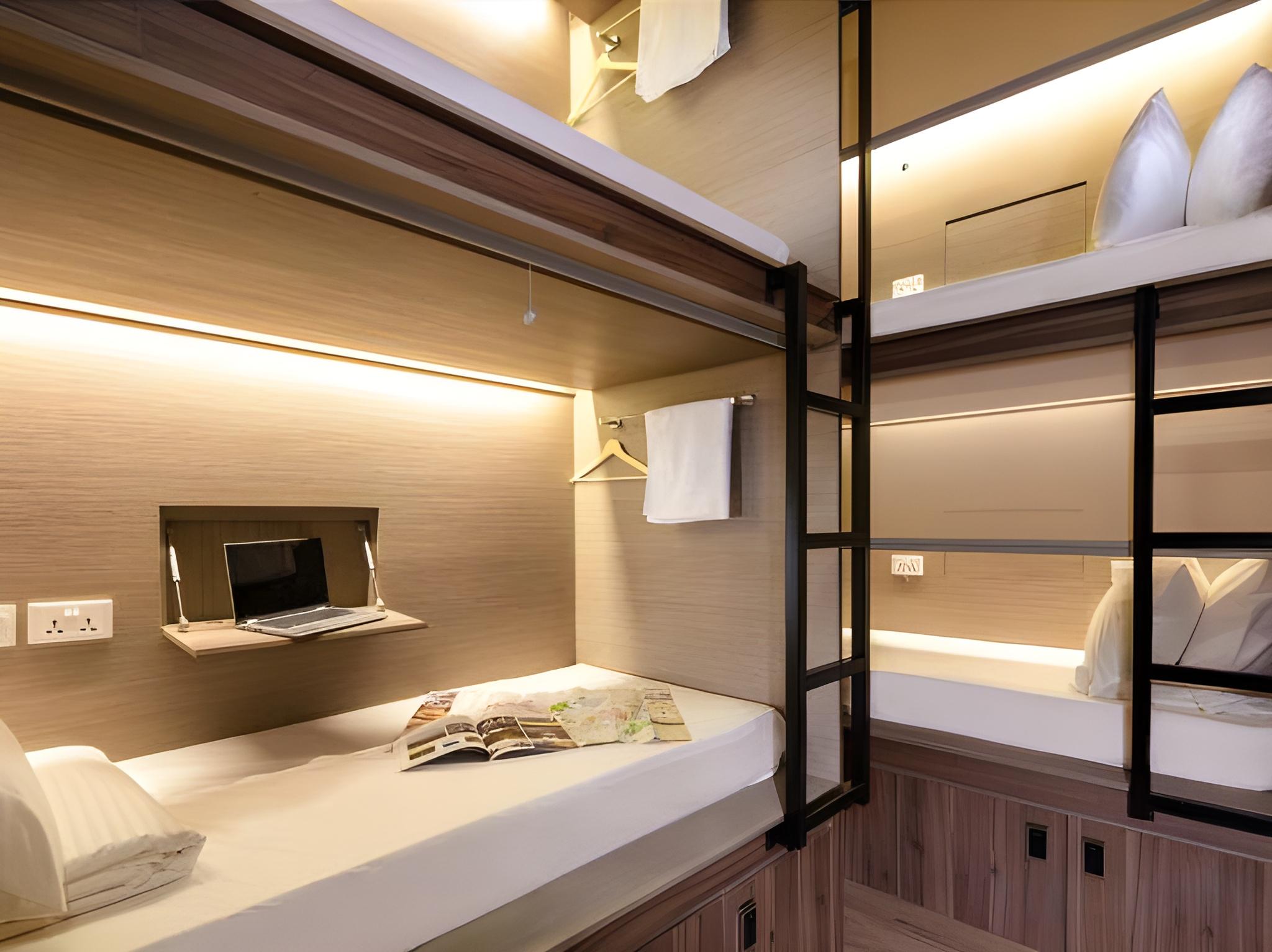 Capsule, Single Bed, No Window