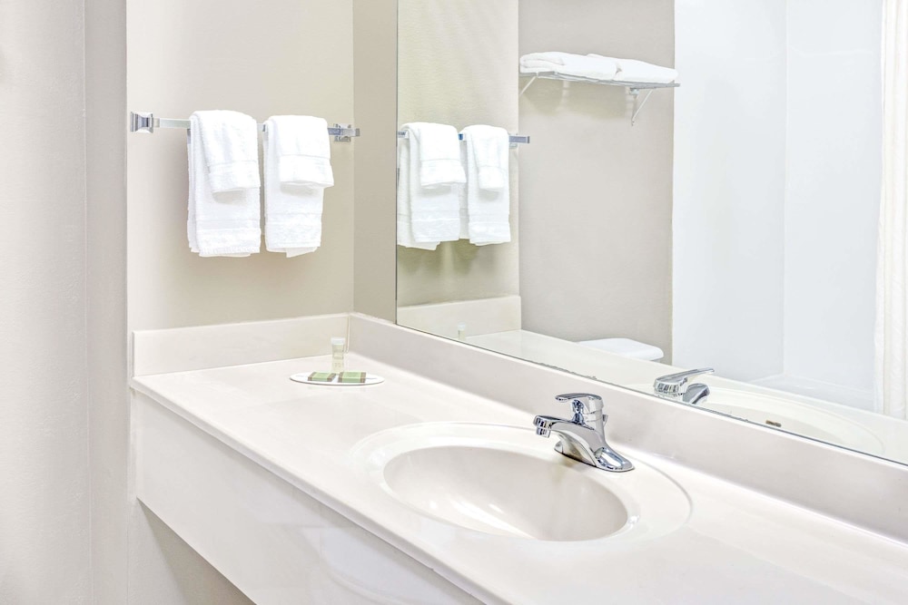 Namaste Inn & Suites Dawsonville 10/27