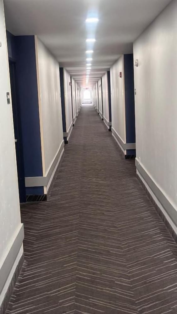Royal Inn Midvale 30/49