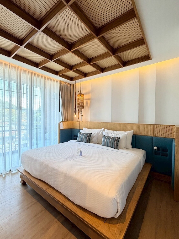 Deluxe, Double Bed, Regency Wing