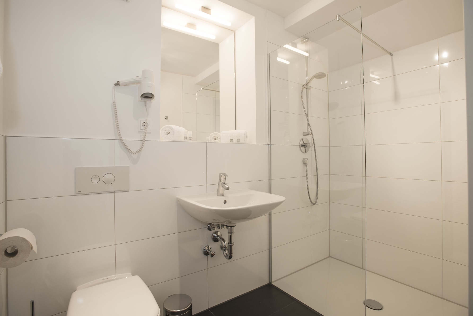 SUPERIOR, APARTMENT, DOUBLE BED