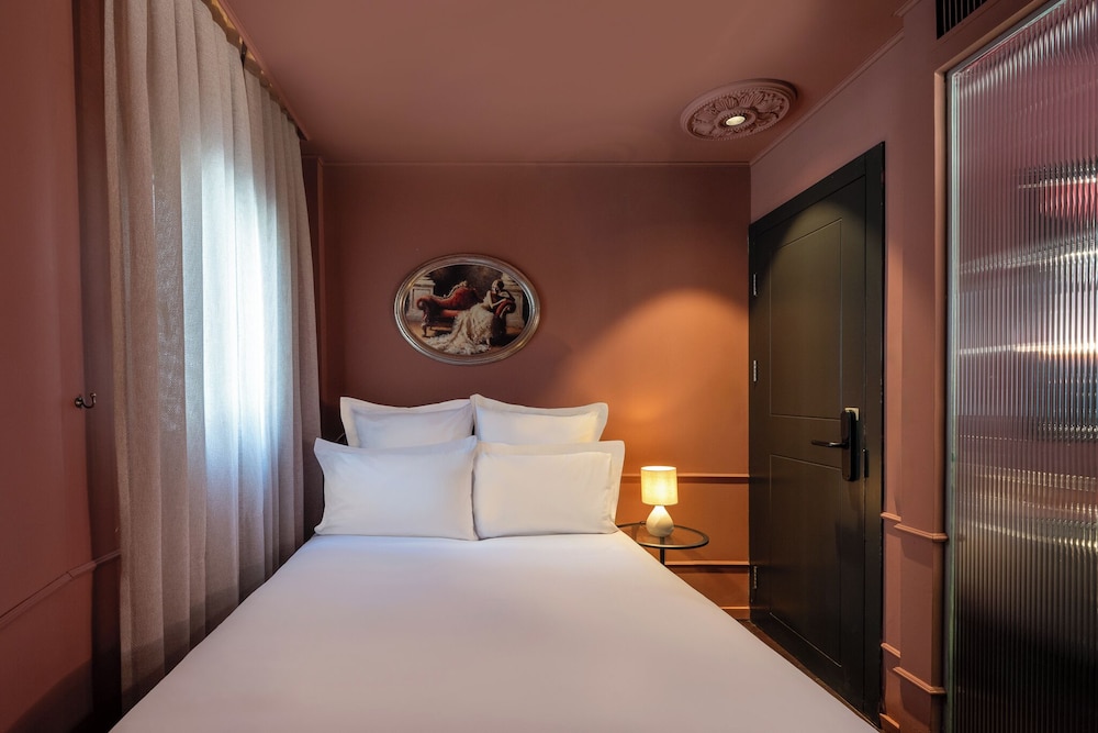 COMFORT, DOUBLE BED