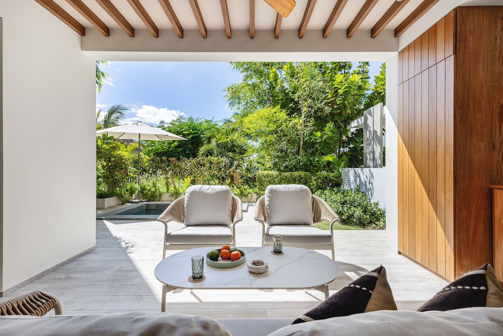 Tracadero Beach Resort 37/77