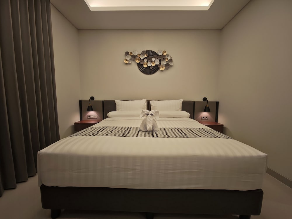 Azana Garden Hill Resort 4/16