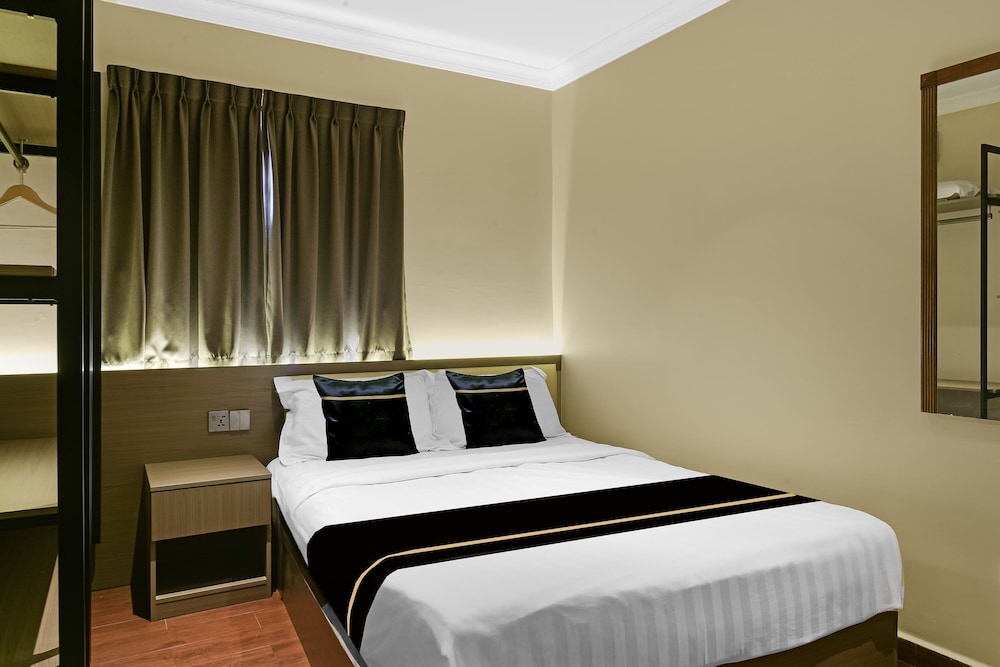 OYO 998 Queen City Hotel 36/50