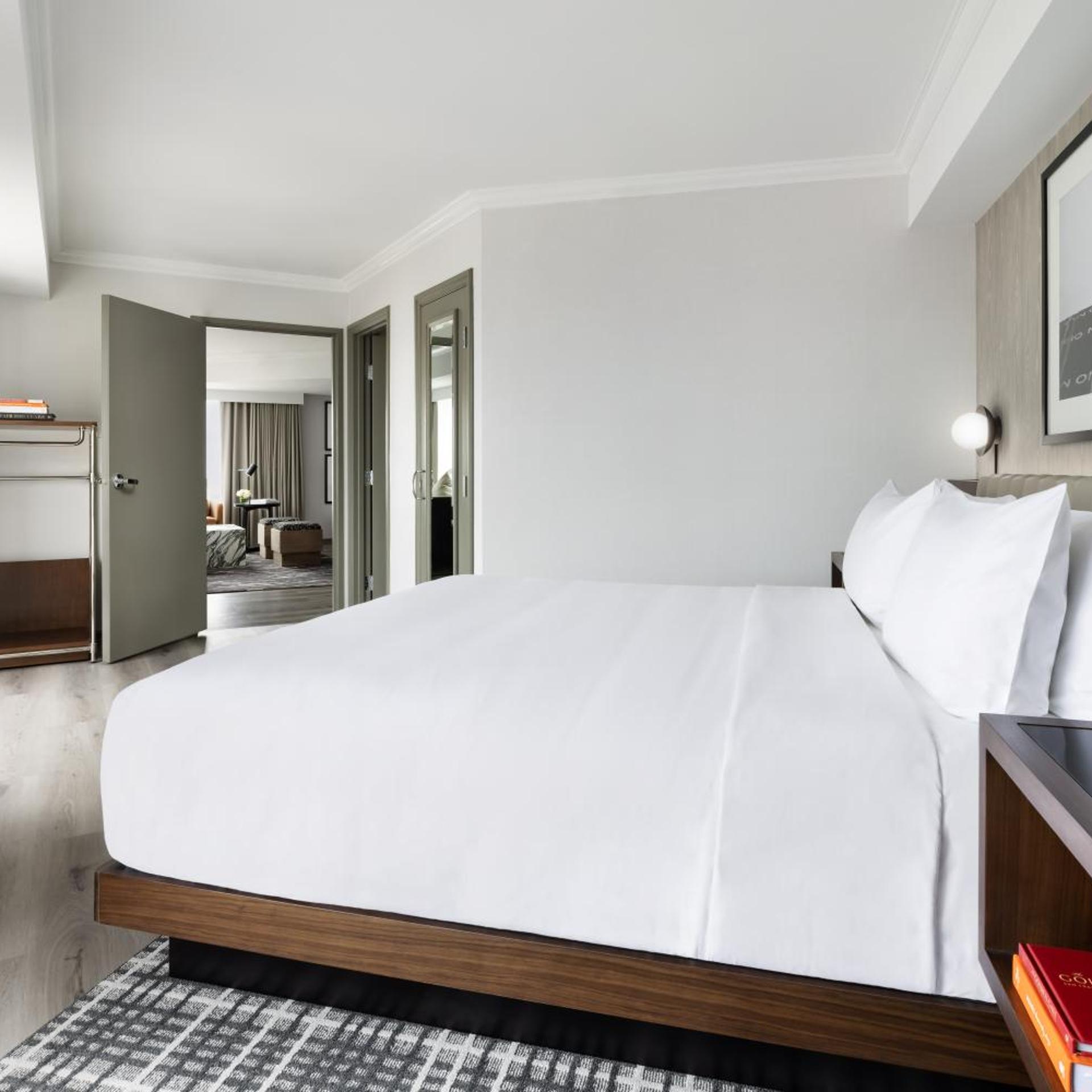 Suite, King Bed