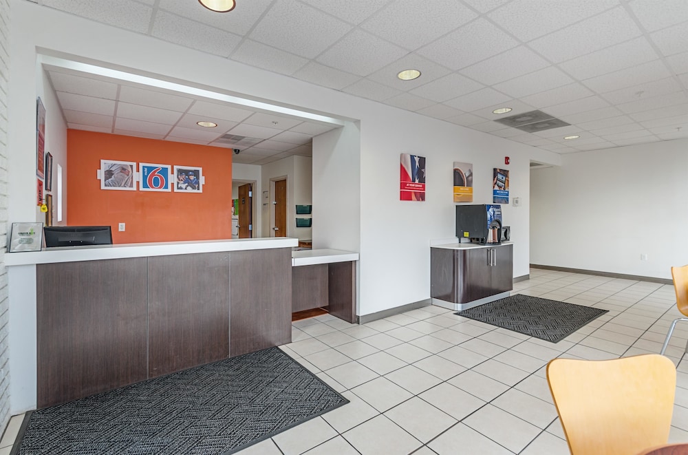 Lobby at Motel6 Winchester, VA, WINCHESTER - VA