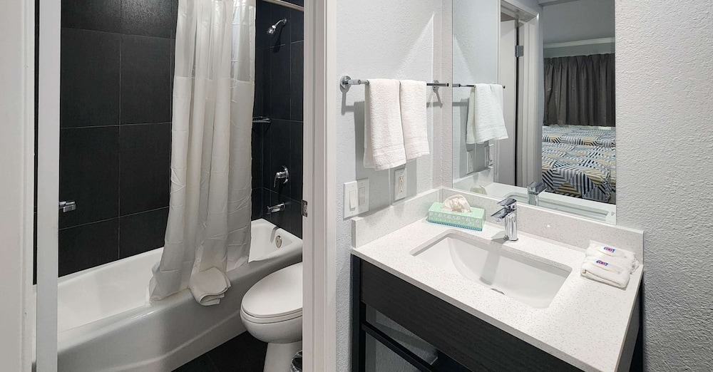 Studio6 Suites San Ysidro, CA – San Diego South Bay 49/51