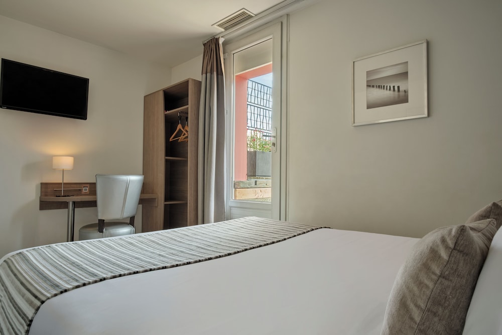 LOGIS BEAUJOIRE HOTEL 4/37