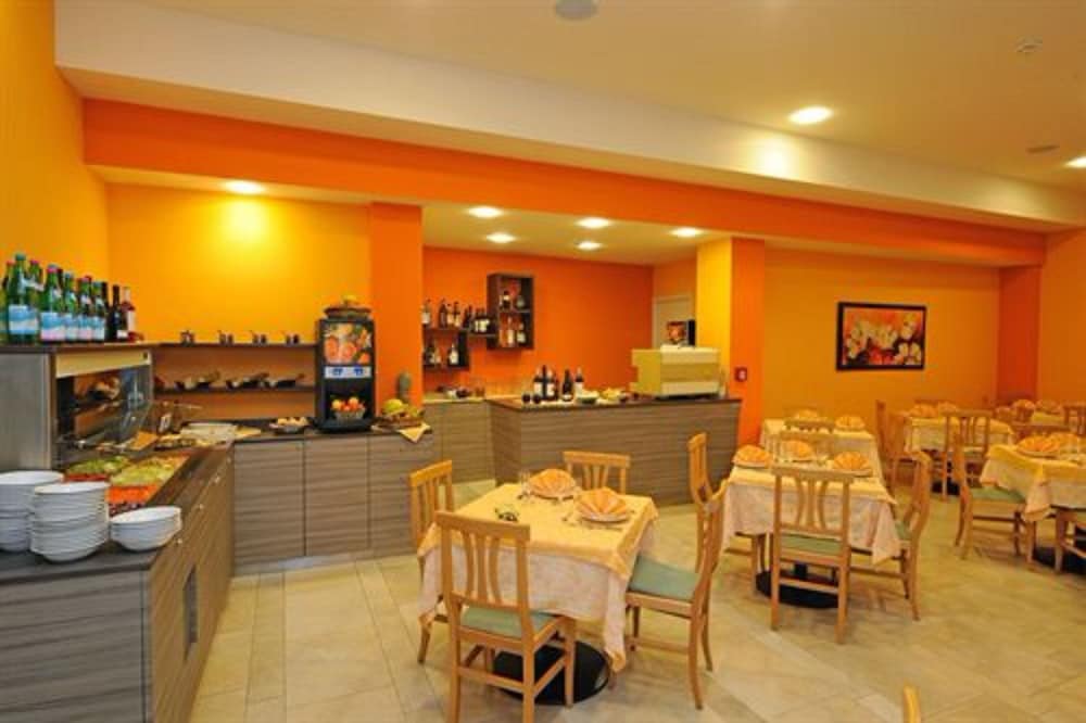 Hotel Primavera 44/57