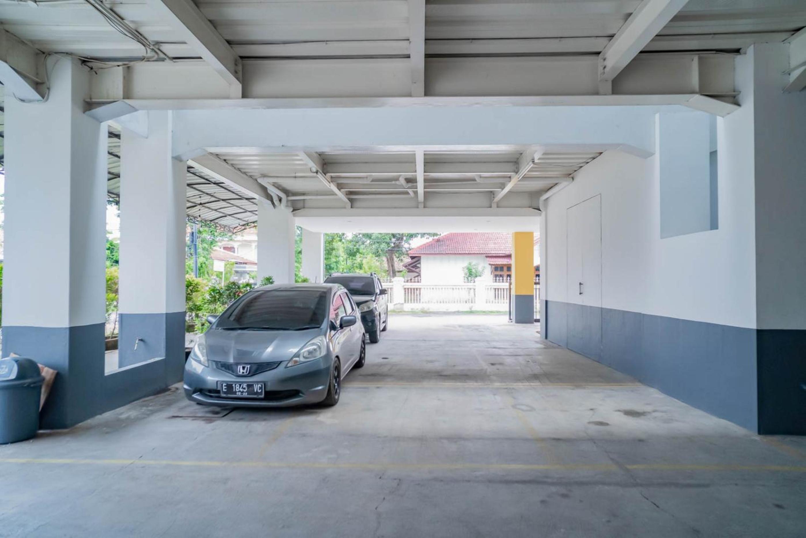 Sans Hotel Widarasari Cirebon 47/55