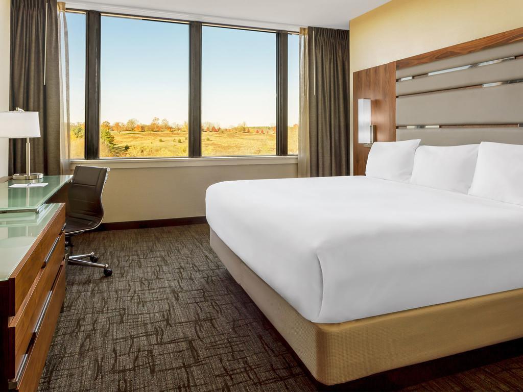 Interior, Queen Bed, Casino Tower