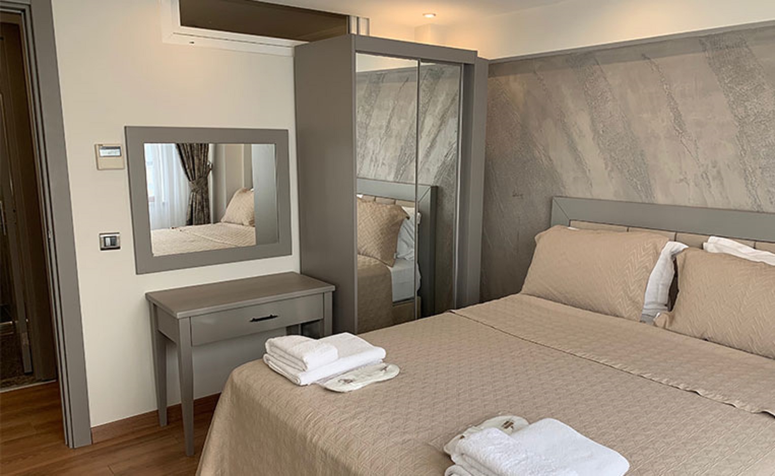 Regency World Suite 13/20