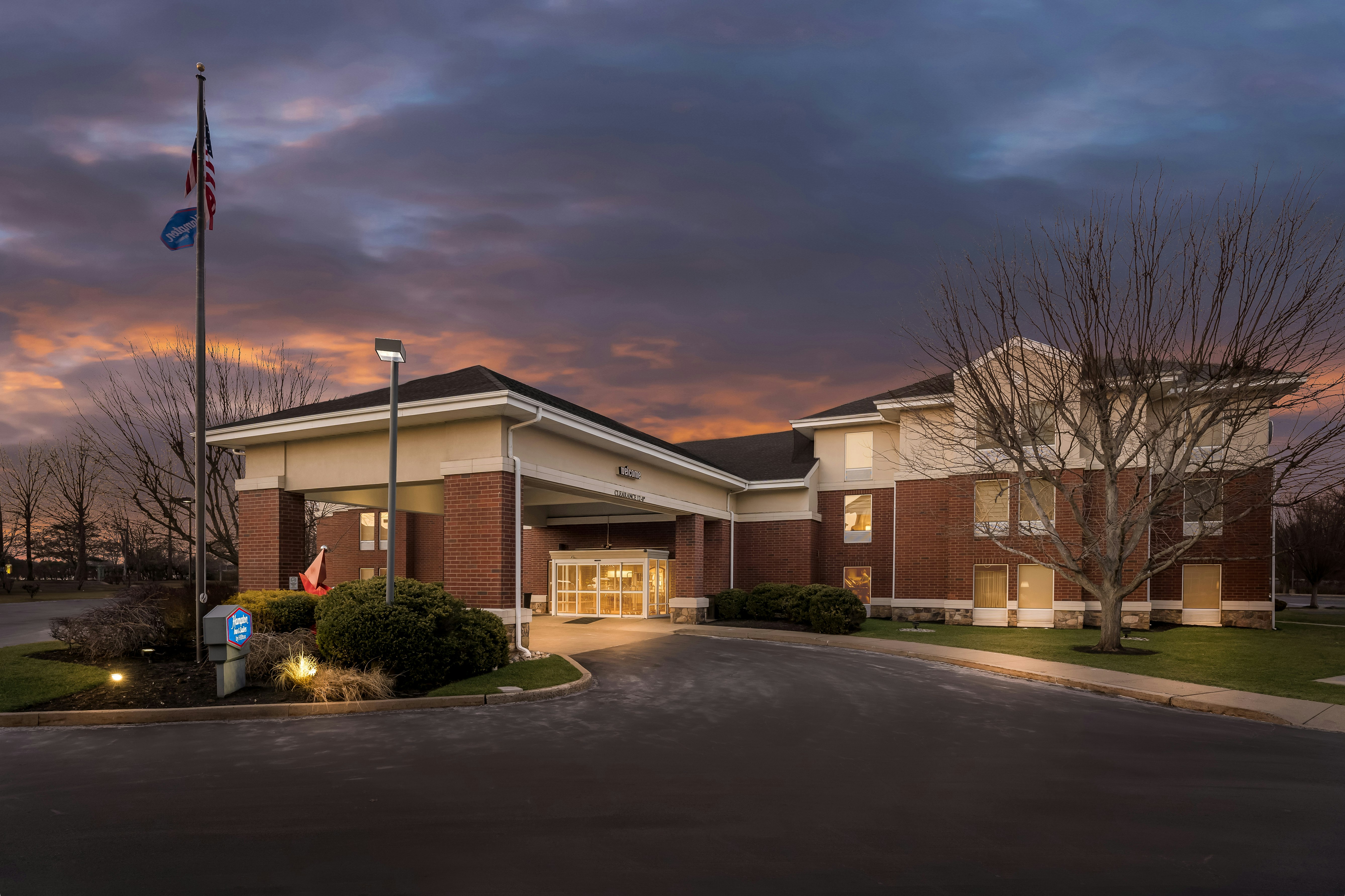 Hampton Inn Suites Newtown 7/57