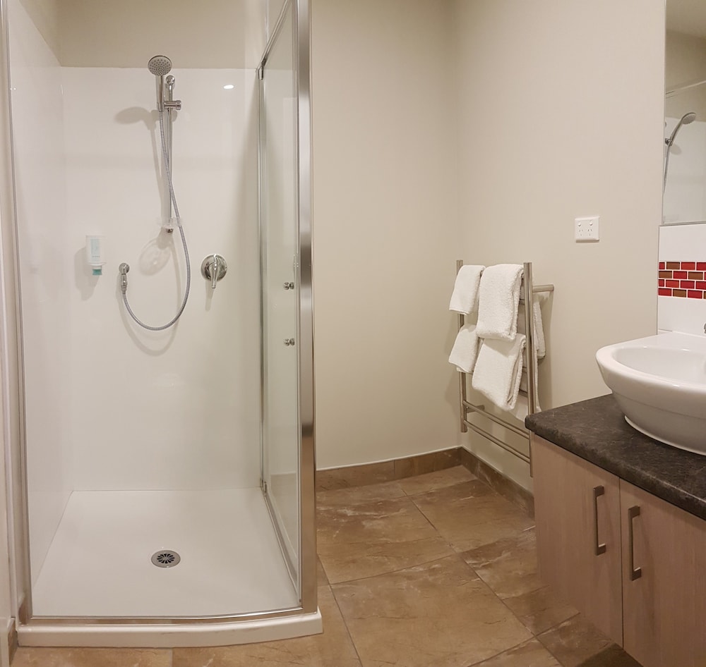 Ramada Suites by Wyndham Christchurch City 7/24