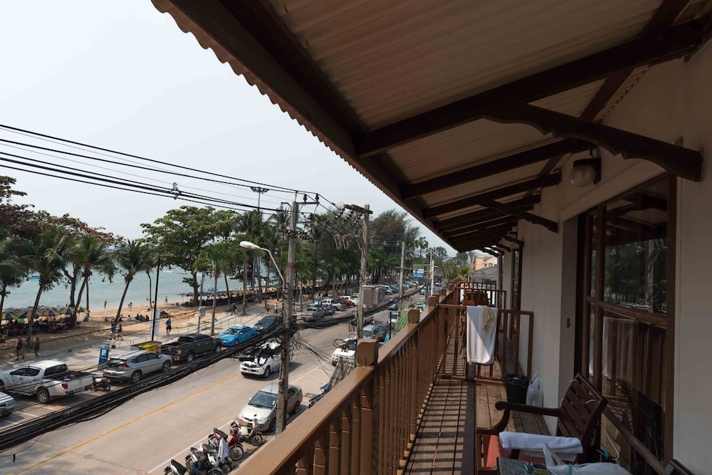 Jomtien Boathouse 30/56