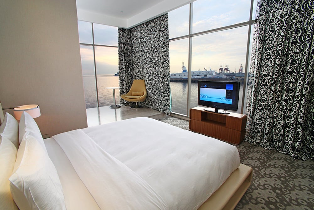 Hotel H2o 23/77