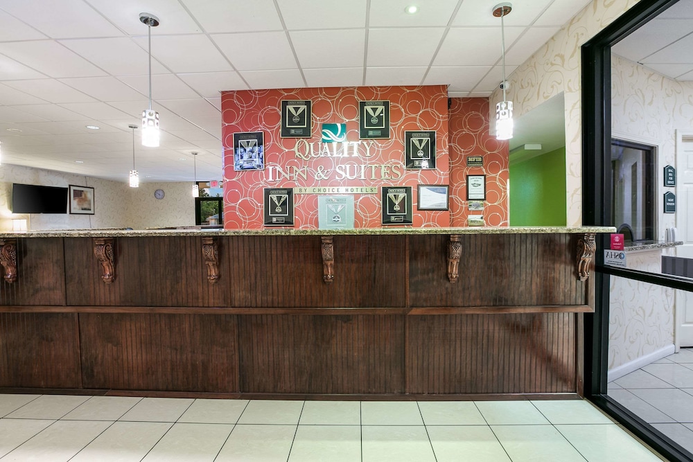 Quality Inn & Suites near Lake Eufaula 2/41