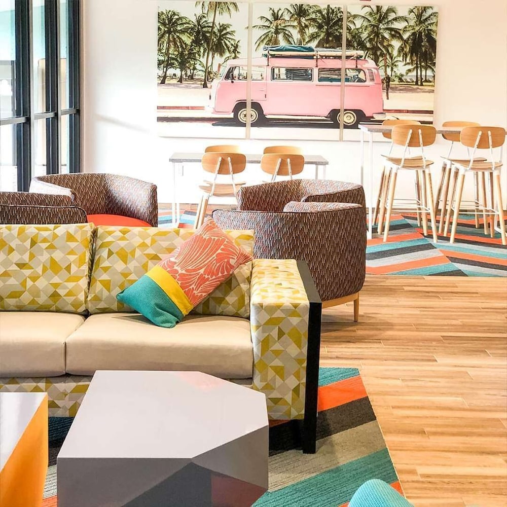 Beachside Hotel and Suites 39/43