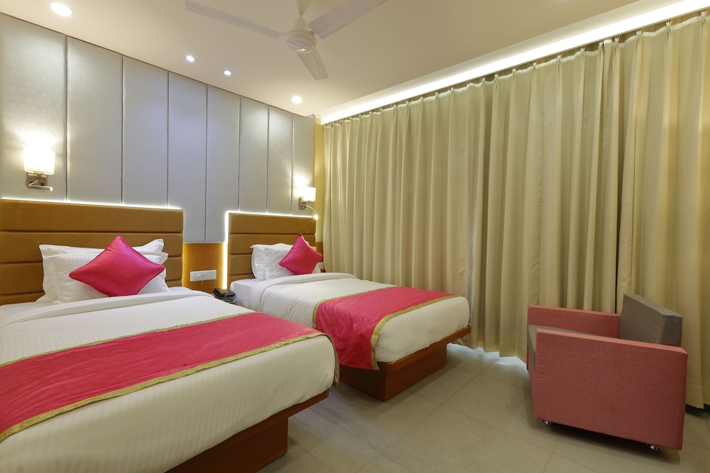 HOTEL PRAGATI THE GRAND 16/42