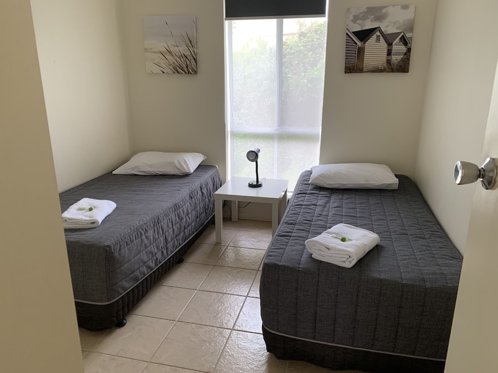 Robetown Motor Inn And Apartments 34/80