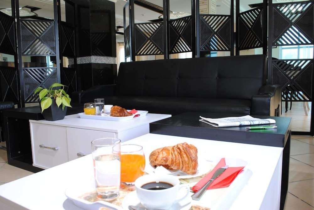 Hotel Maraval Oran 42/50