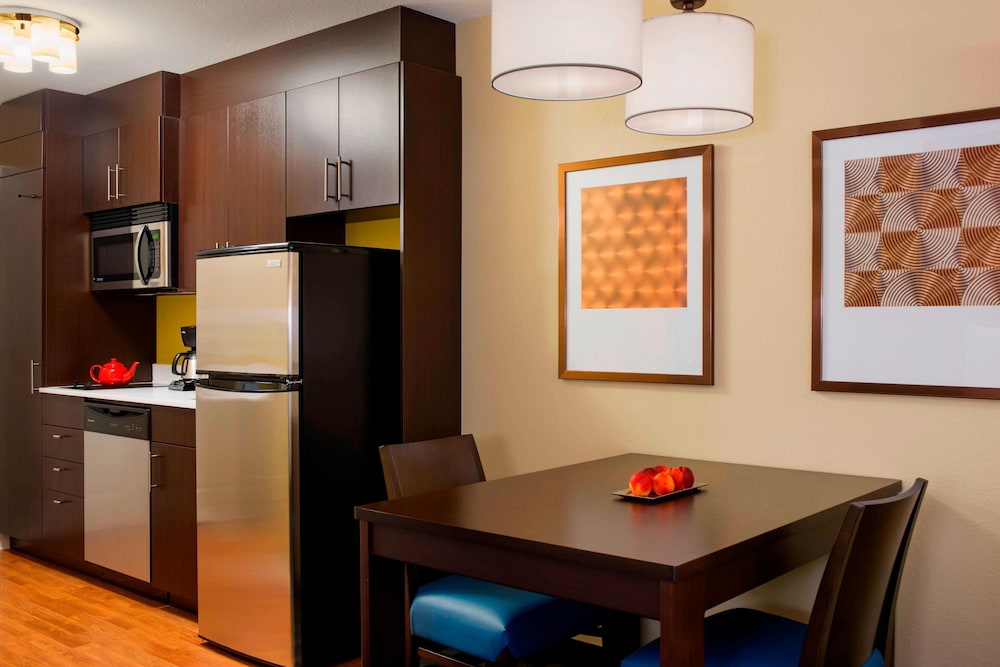 Towneplace Suites Red Deer 2/37