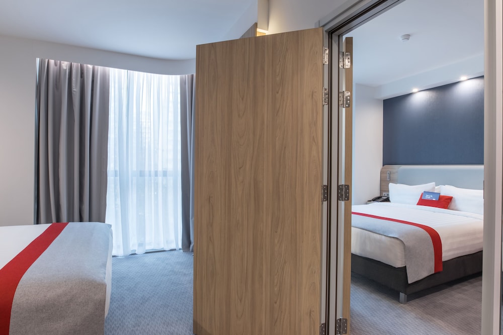 Holiday Inn Express Yerevan 22/81