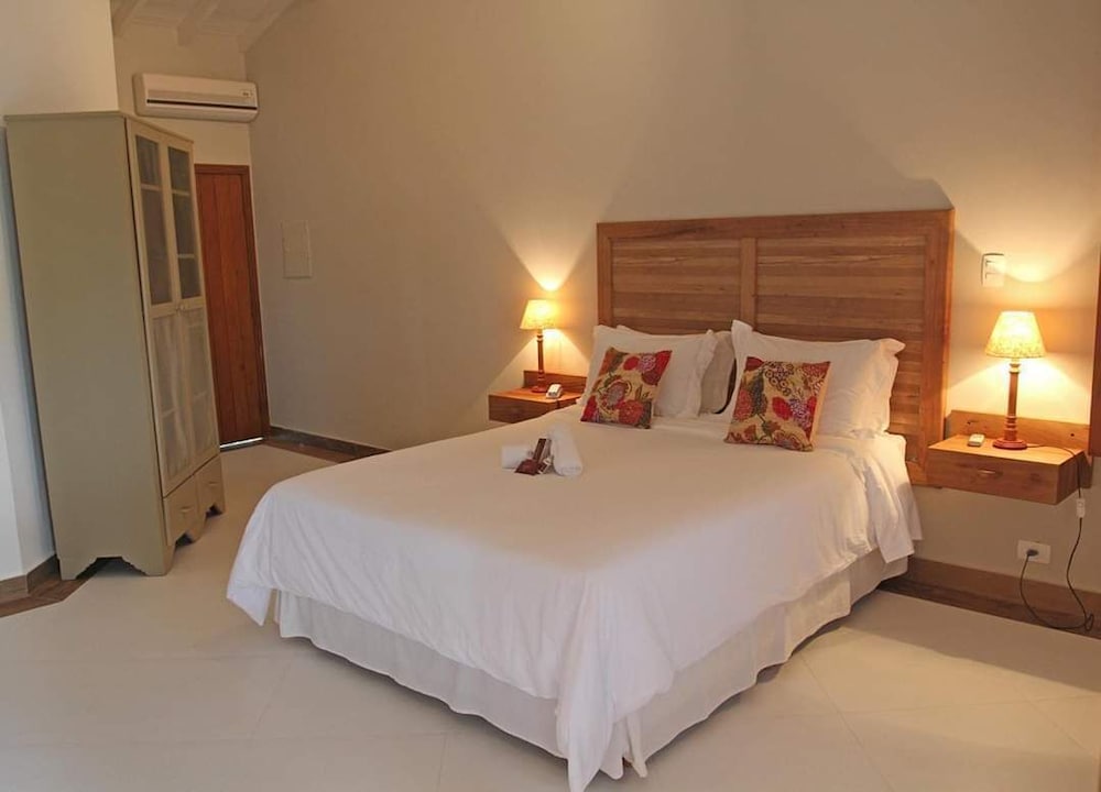 Garden, Beach, Standard, Queen Bed