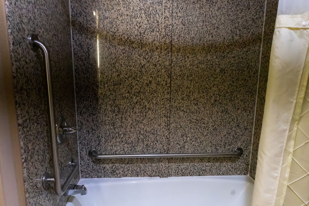 Days Inn by Wyndham College Park Atlanta Airport South 56/59