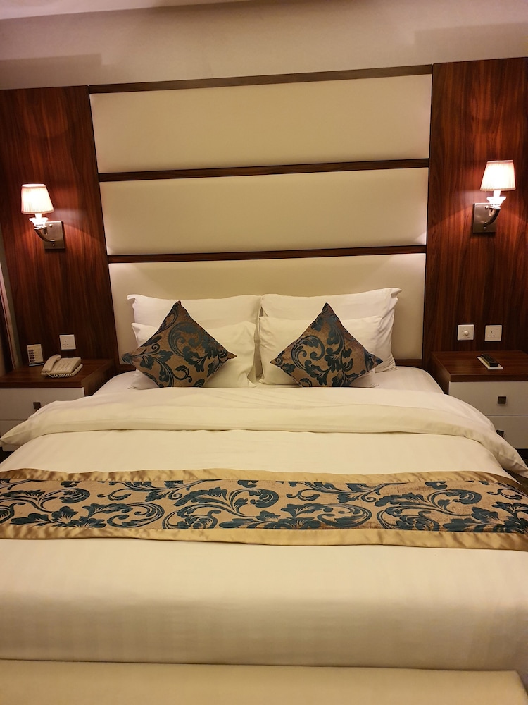 فندق جراند بارك(Verta Hotel Jeddah) 31/50